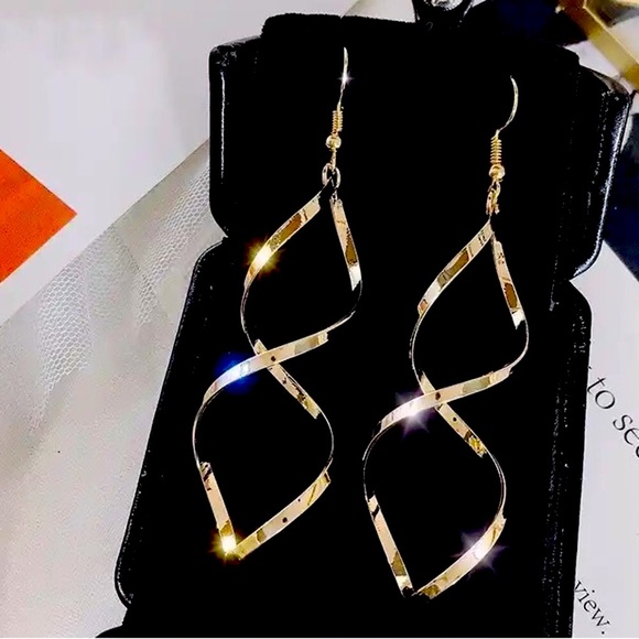 Spiral Earrings - Picture 4 of 4